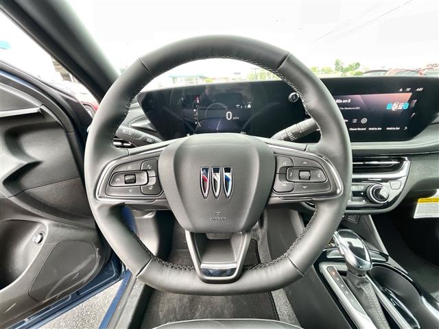 new 2025 Buick Envista car, priced at $28,300
