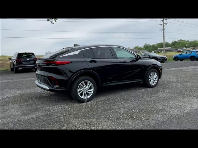 new 2025 Buick Envista car, priced at $25,787