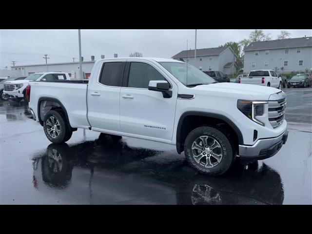 new 2024 GMC Sierra 1500 car, priced at $43,612