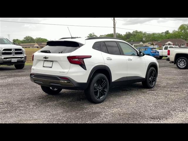 new 2025 Chevrolet Trax car, priced at $25,003