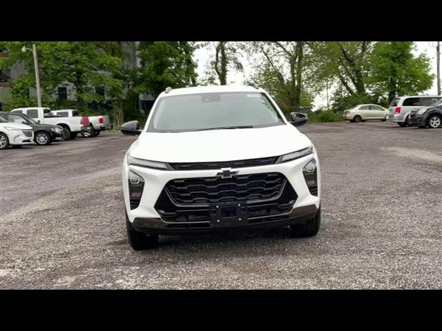 new 2025 Chevrolet Trax car, priced at $25,003