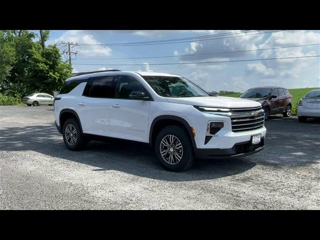 new 2025 Chevrolet Traverse car, priced at $40,450