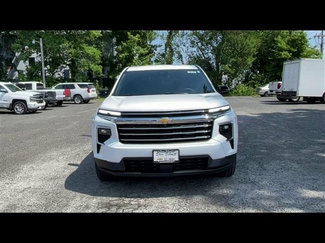 new 2025 Chevrolet Traverse car, priced at $40,450