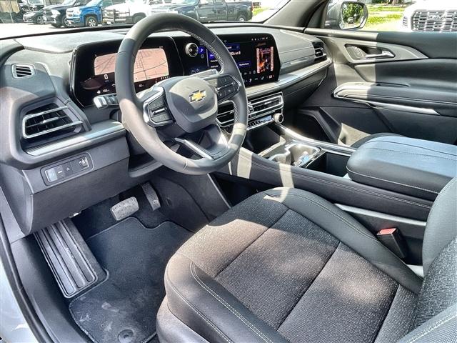 new 2025 Chevrolet Traverse car, priced at $40,450