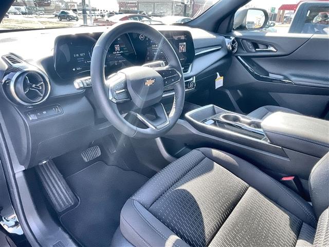 new 2025 Chevrolet Equinox car, priced at $30,474