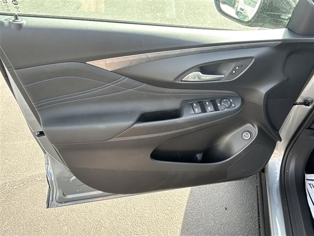 new 2025 Buick Envista car, priced at $29,246