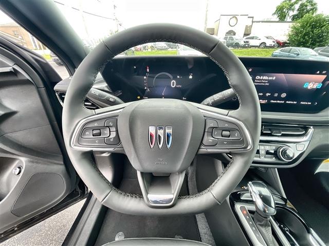 new 2025 Buick Envista car, priced at $27,385