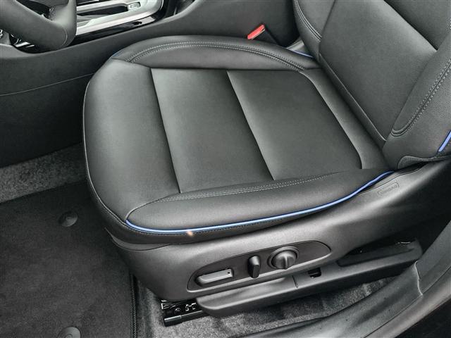 new 2025 Buick Envista car, priced at $27,385