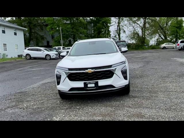 new 2025 Chevrolet Trax car, priced at $24,370