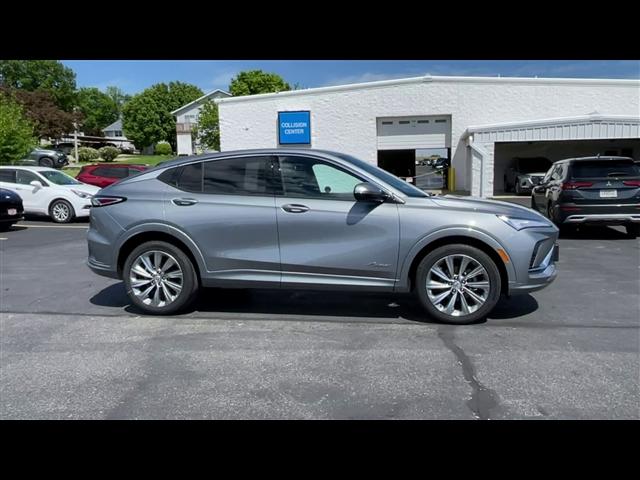 new 2025 Buick Envista car, priced at $31,560