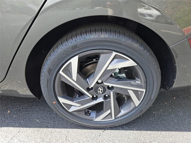 new 2025 Hyundai Elantra car, priced at $26,230
