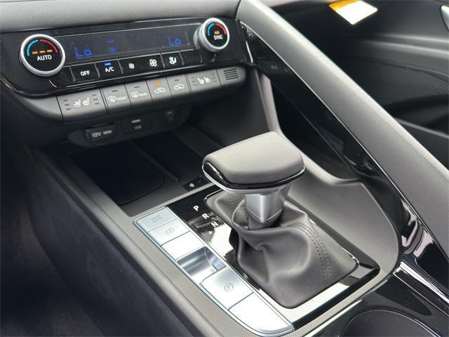 new 2025 Hyundai Elantra car, priced at $30,075
