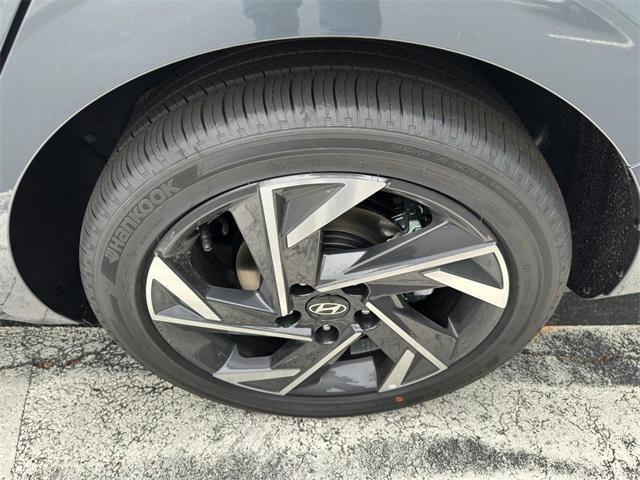 new 2025 Hyundai Elantra car, priced at $30,075