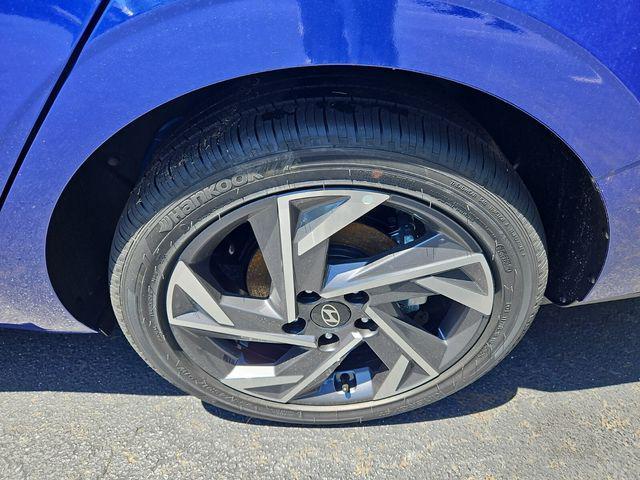 new 2025 Hyundai Elantra car, priced at $27,890