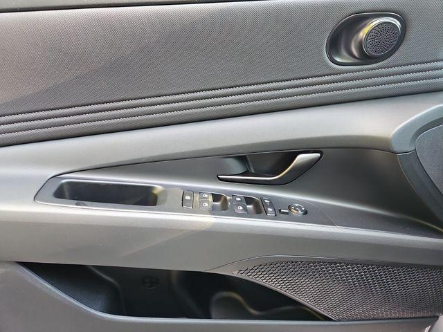 new 2025 Hyundai Elantra car, priced at $22,626