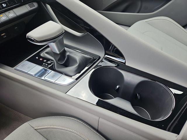 new 2025 Hyundai Elantra car, priced at $27,710