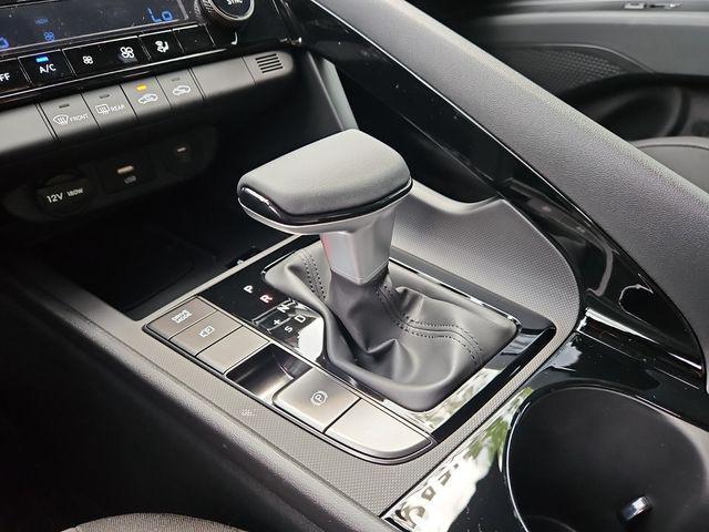 new 2025 Hyundai Elantra car, priced at $27,700