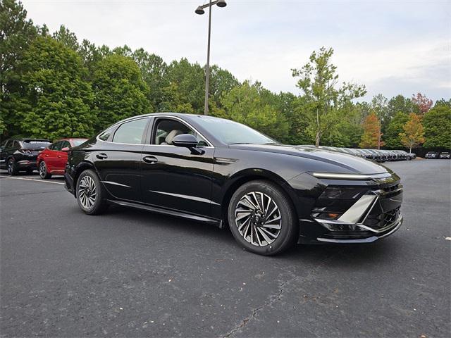 new 2025 Hyundai Sonata Hybrid car, priced at $32,690