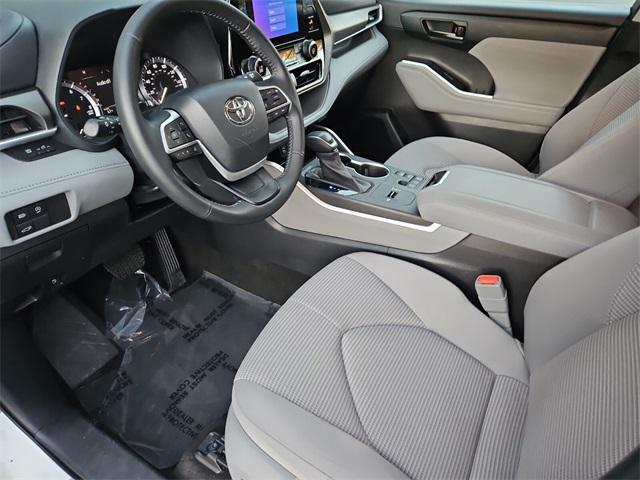 used 2023 Toyota Highlander car, priced at $31,992