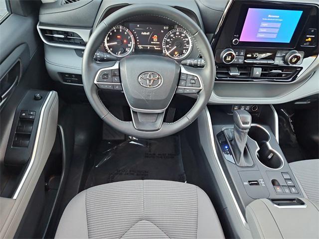 used 2023 Toyota Highlander car, priced at $31,992