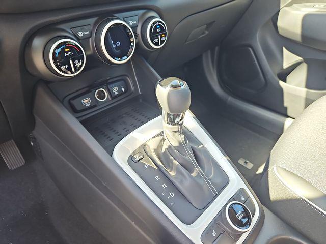 new 2025 Hyundai Venue car, priced at $24,884