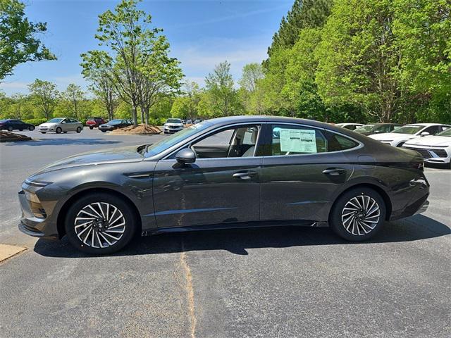 new 2025 Hyundai Sonata Hybrid car, priced at $31,580