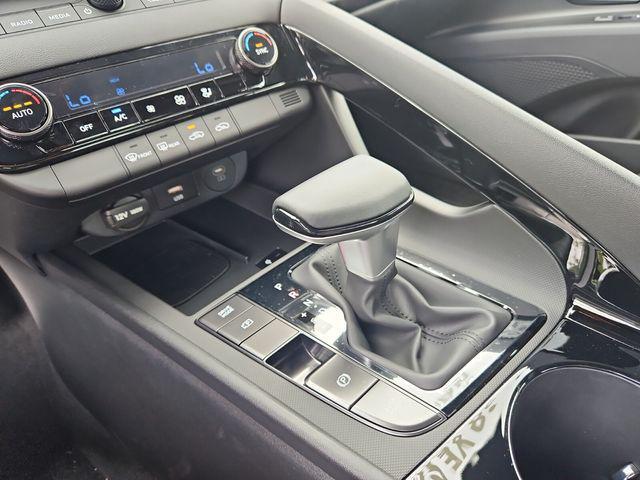 new 2025 Hyundai Elantra car, priced at $27,710