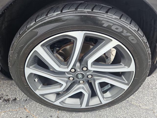 used 2019 Land Rover Discovery car, priced at $22,992