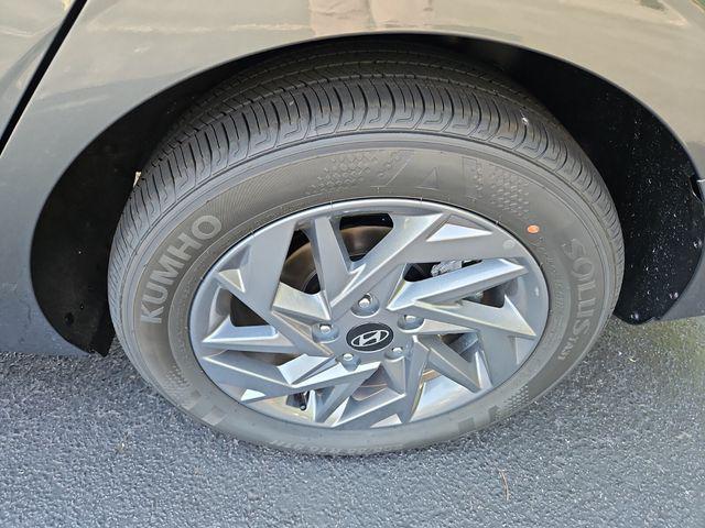 new 2025 Hyundai ELANTRA HEV car, priced at $25,960