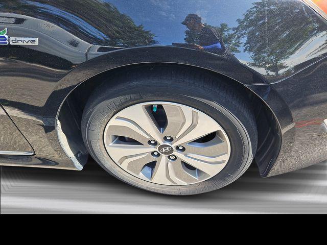 used 2015 Hyundai Sonata Hybrid car, priced at $9,991