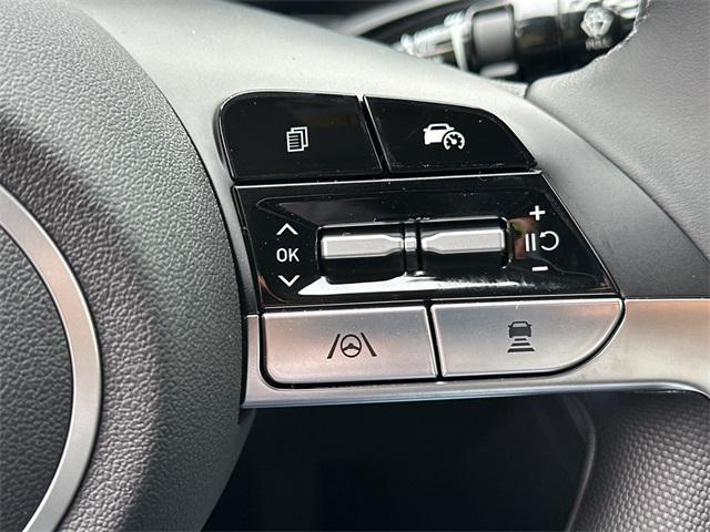new 2025 Hyundai Elantra car, priced at $30,325
