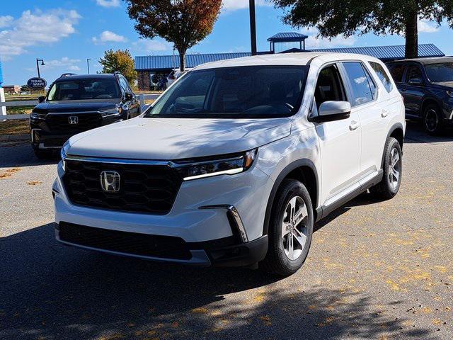 new 2025 Honda Pilot car, priced at $47,450