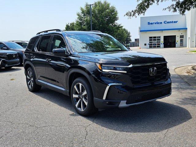 new 2025 Honda Pilot car, priced at $50,695