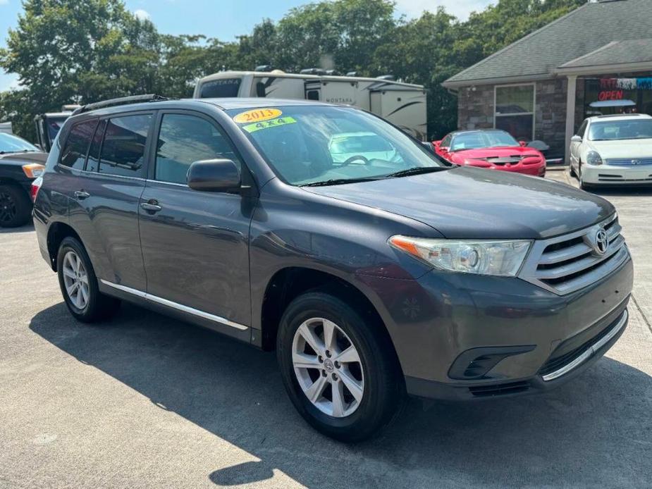 used 2013 Toyota Highlander car, priced at $10,850