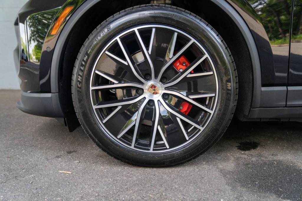 new 2025 Porsche Macan car, priced at $105,385