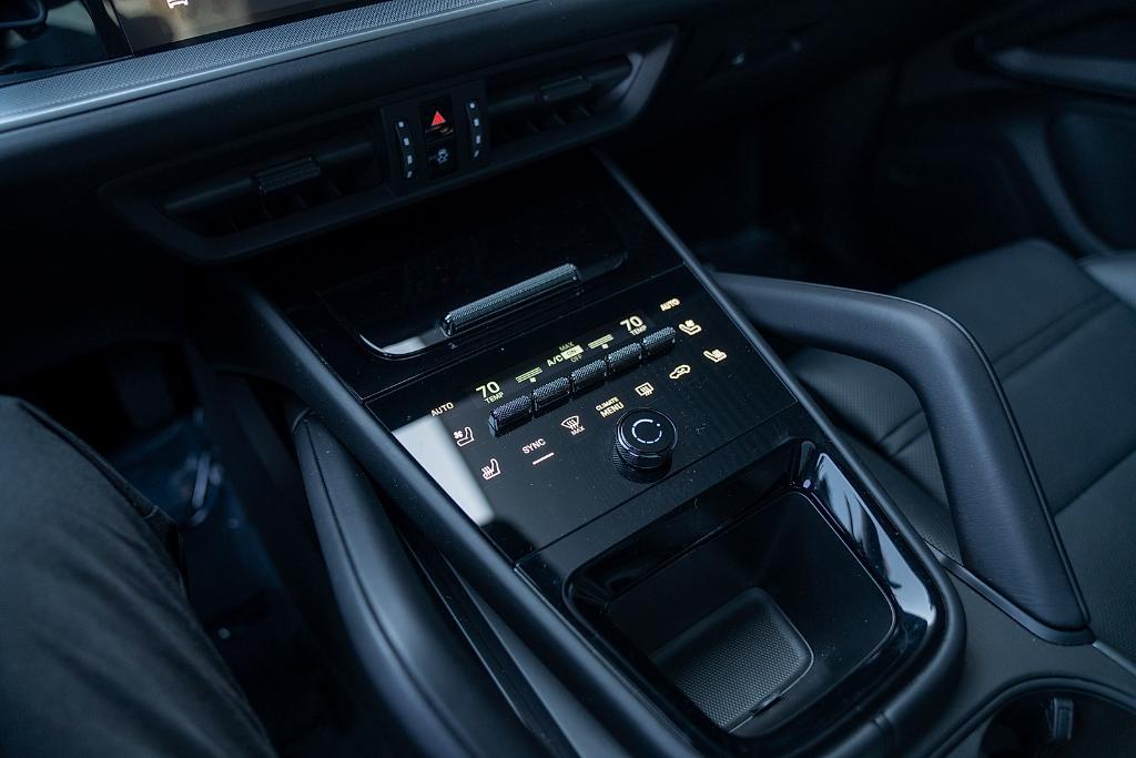 used 2024 Porsche Cayenne car, priced at $91,900