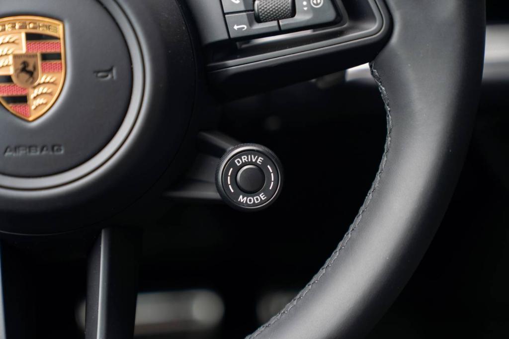 new 2025 Porsche Cayenne car, priced at $111,545