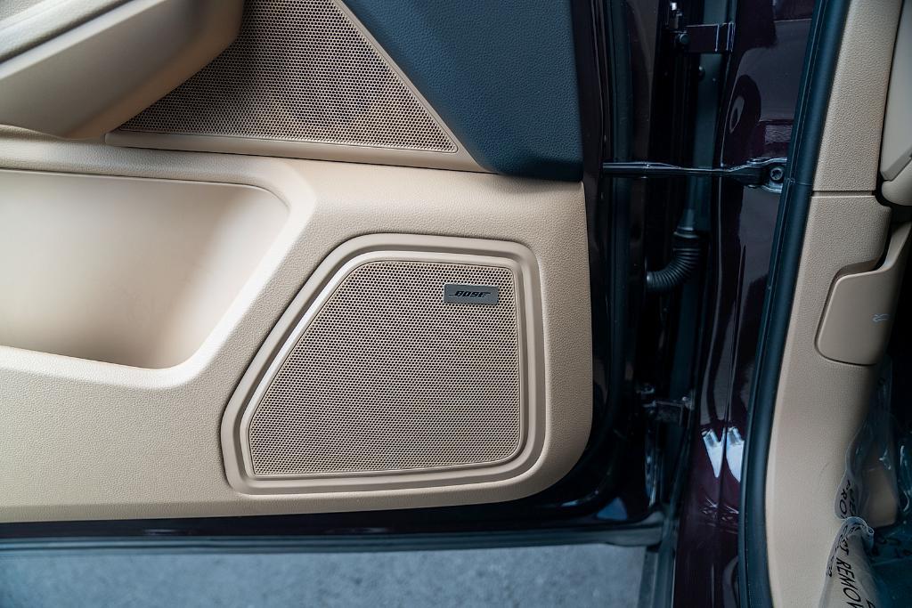 used 2025 Porsche Macan car, priced at $62,900