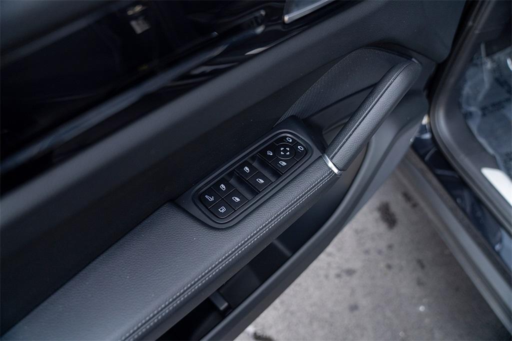 used 2022 Porsche Cayenne car, priced at $69,900