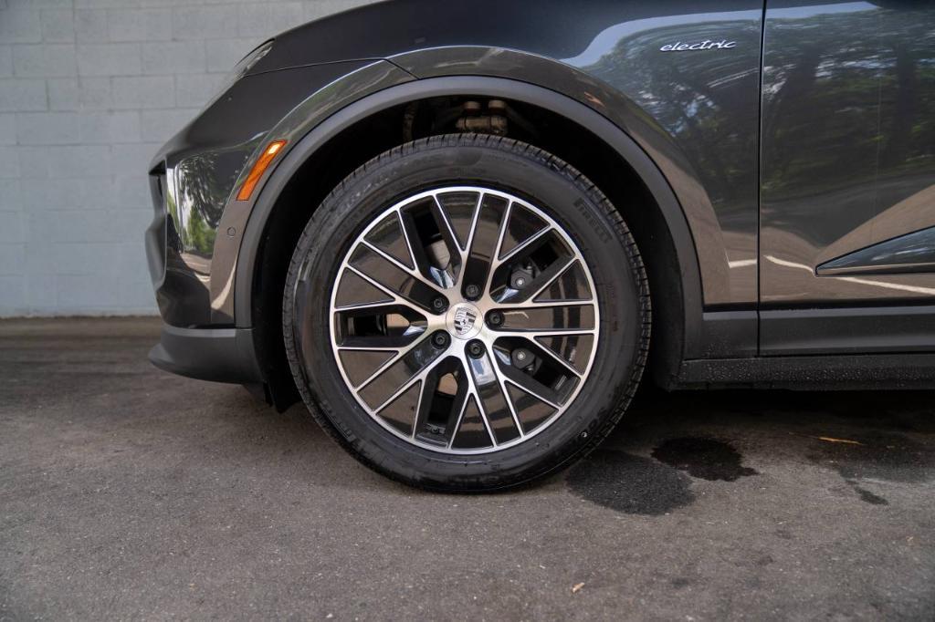 new 2025 Porsche Macan Electric car, priced at $87,265