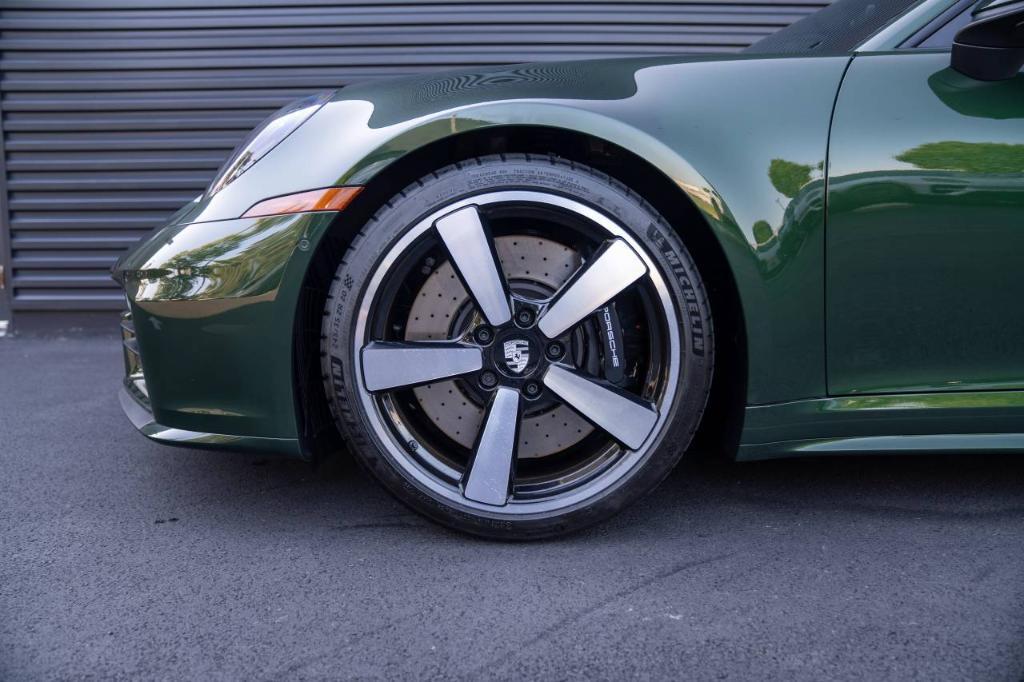 new 2026 Porsche 911 car, priced at $195,500