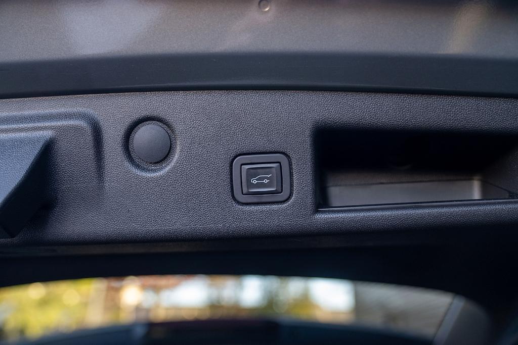 used 2018 Chevrolet Equinox car, priced at $13,990