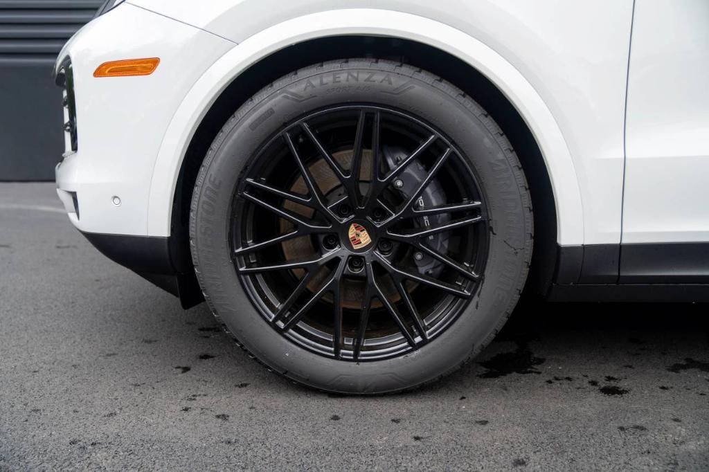 new 2025 Porsche Cayenne car, priced at $111,785