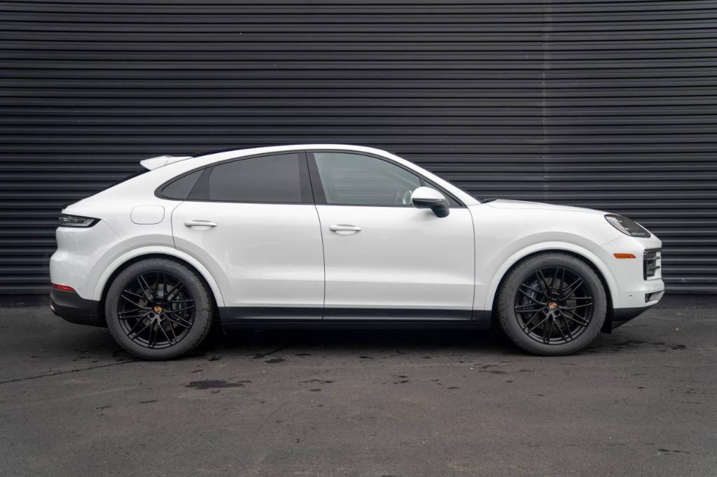 new 2025 Porsche Cayenne car, priced at $111,785