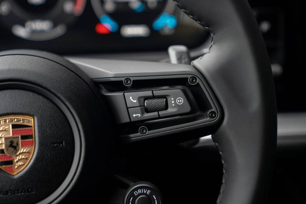 new 2025 Porsche Cayenne car, priced at $111,785