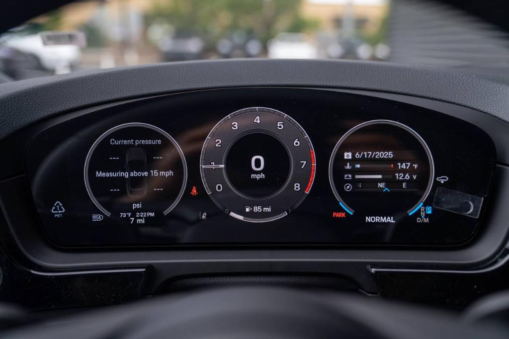 new 2025 Porsche Cayenne car, priced at $111,785