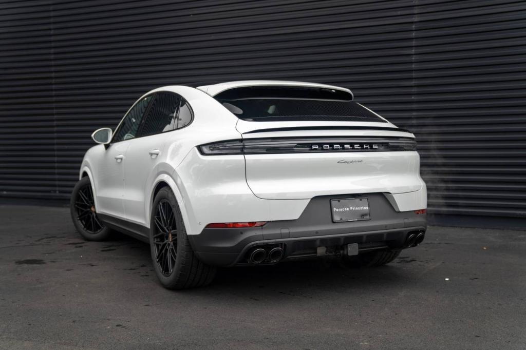 new 2025 Porsche Cayenne car, priced at $111,785
