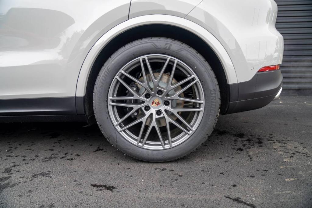 new 2025 Porsche Cayenne car, priced at $111,245