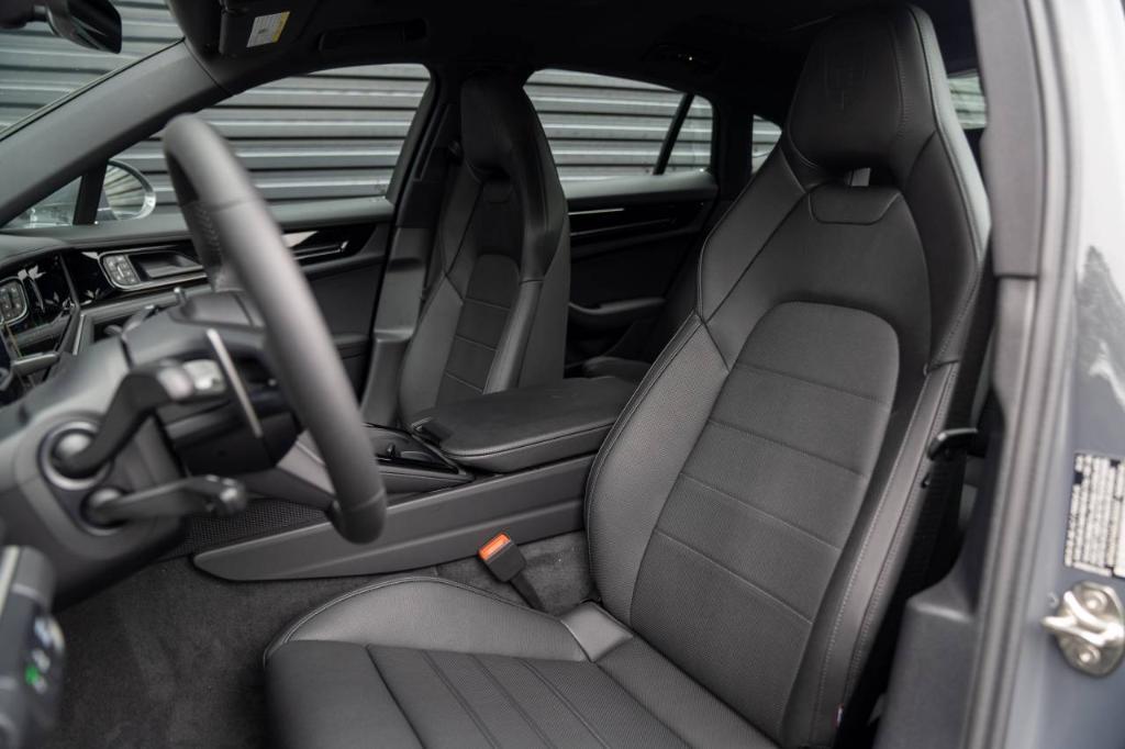 new 2025 Porsche Panamera car, priced at $131,585
