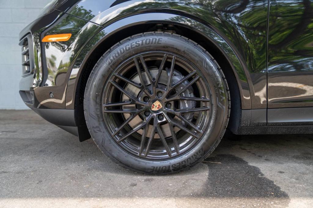 new 2025 Porsche Cayenne car, priced at $108,925